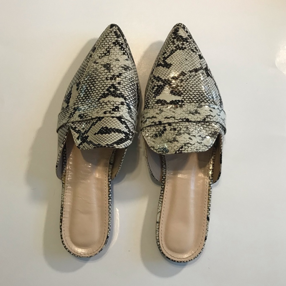 Faux Snake skin Mules, Women’s Size 8.
